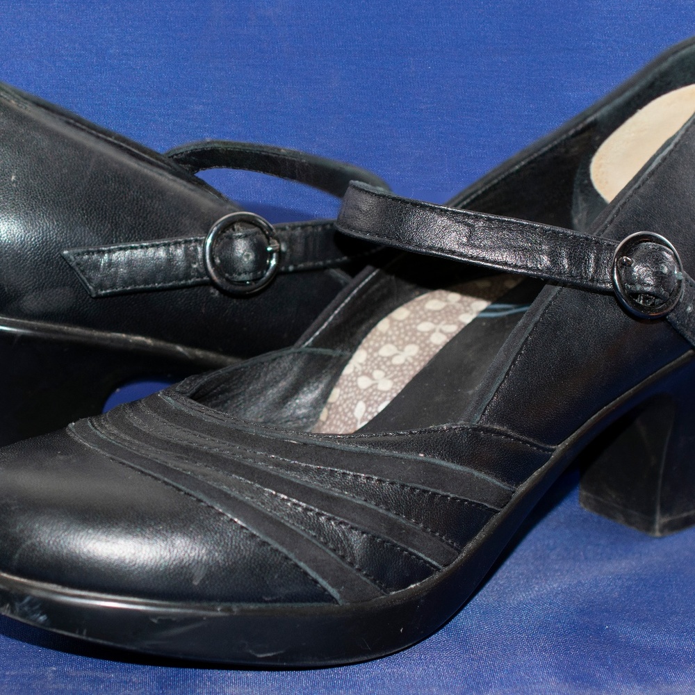 Comfortable Black Dansko Pumps- "Becky"